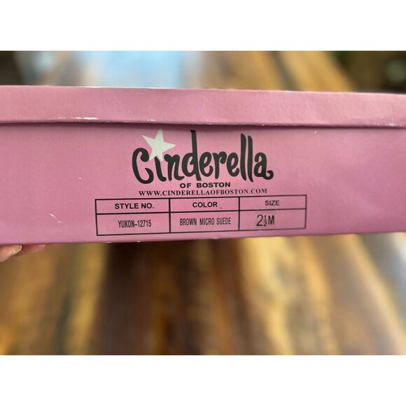 Cinderella Of Boston Brown Micro Suede Boots 2.5M Faux Fur Trim & Box - Picture 4 of 14